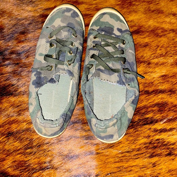 Camo shoes - Picture 1 of 1